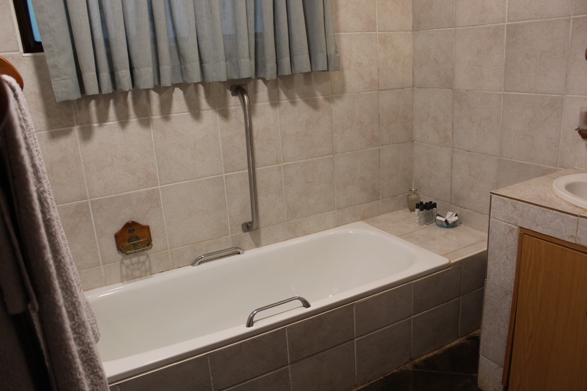 Family Suite bathroom